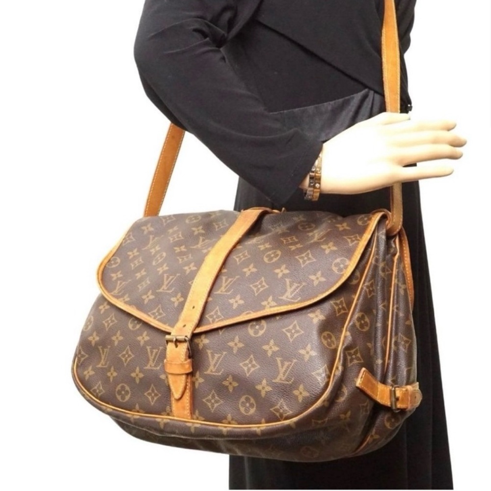 Louis Vuitton Saumer Monogram Tan and Brown Messenger Bag - Picture 3 of 17